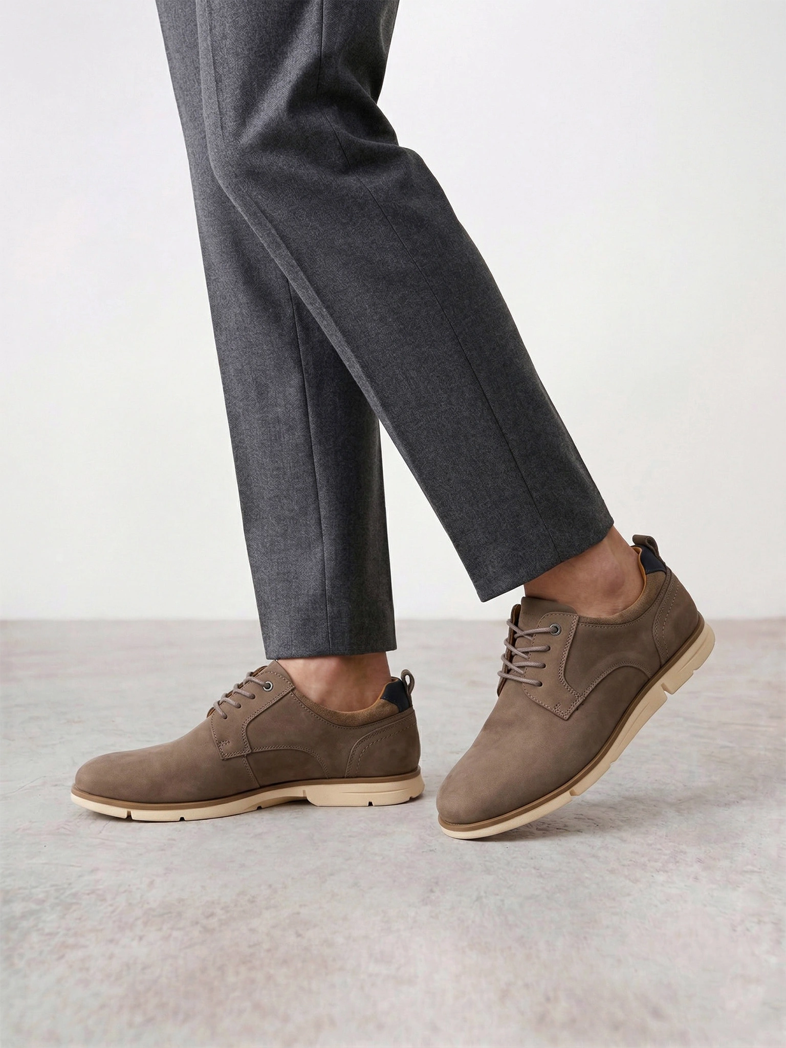 Туфли-дерби цвета хаки со шнуровкой